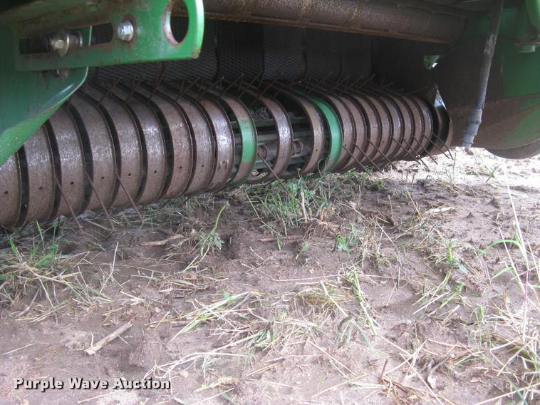 image for item L3845 1994 John Deere 535 round baler
