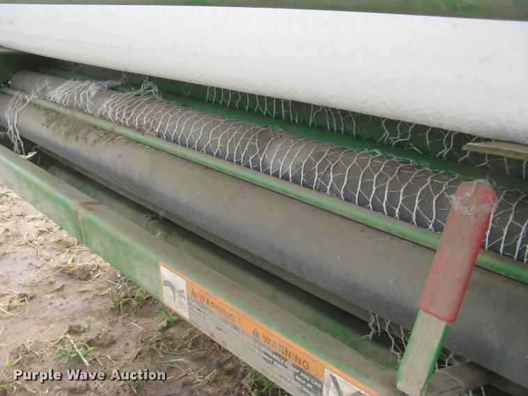 image for item L3845 1994 John Deere 535 round baler