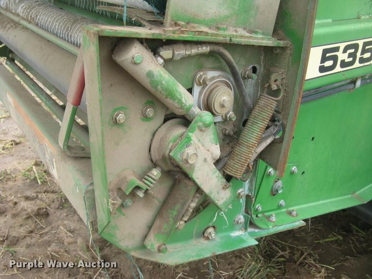 image for item L3845 1994 John Deere 535 round baler