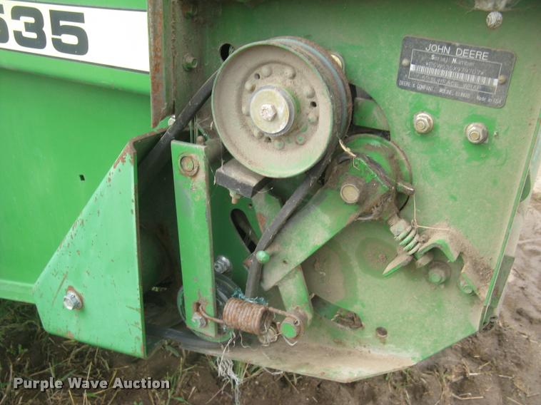 image for item L3845 1994 John Deere 535 round baler