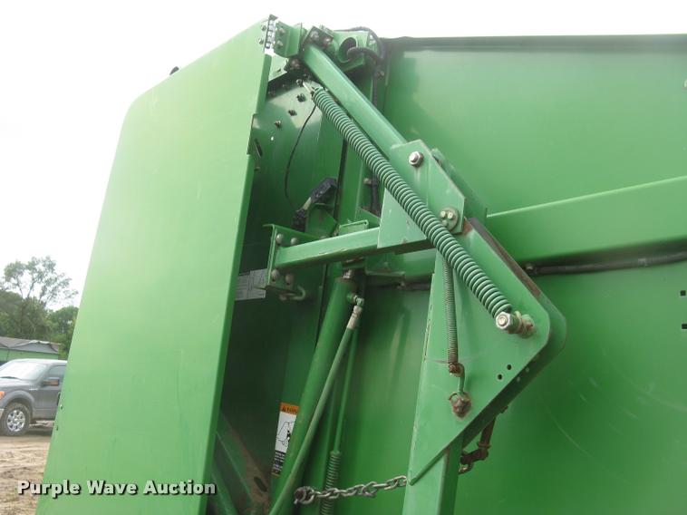 image for item L3845 1994 John Deere 535 round baler