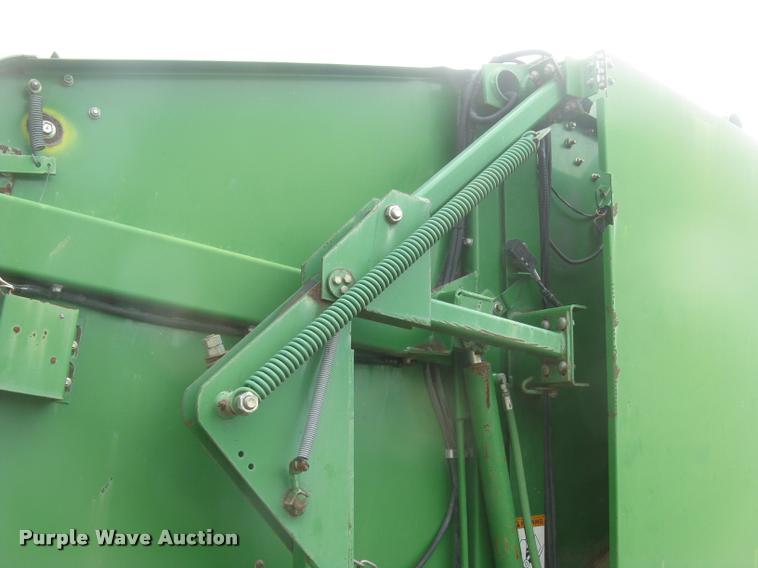 image for item L3845 1994 John Deere 535 round baler