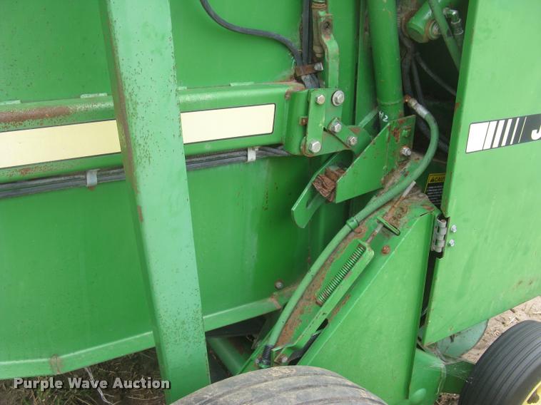 image for item L3845 1994 John Deere 535 round baler