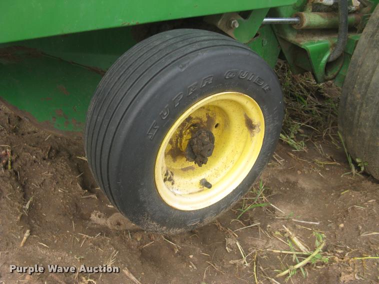 image for item L3845 1994 John Deere 535 round baler