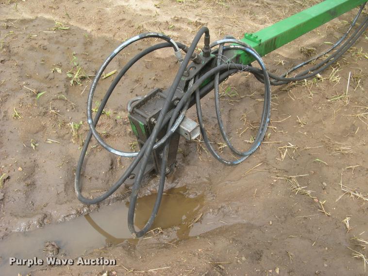 image for item L3846 John Deere 704 hay rake