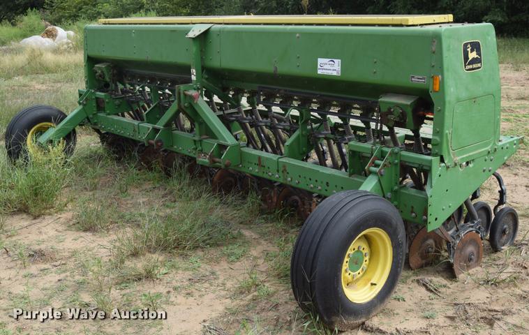 image for item L3853 John Deere 515 grain drill