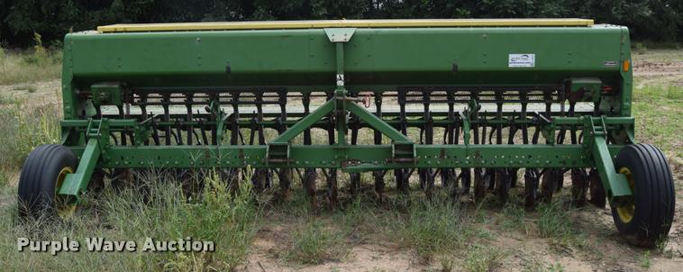 image for item L3853 John Deere 515 grain drill