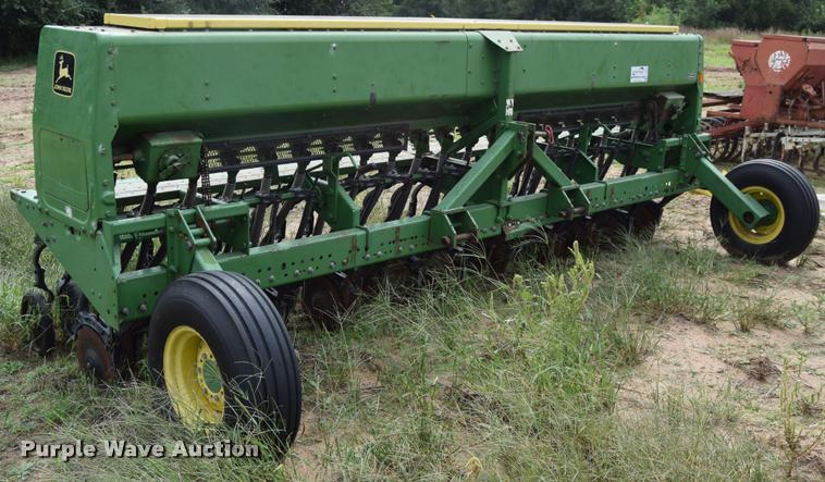 image for item L3853 John Deere 515 grain drill