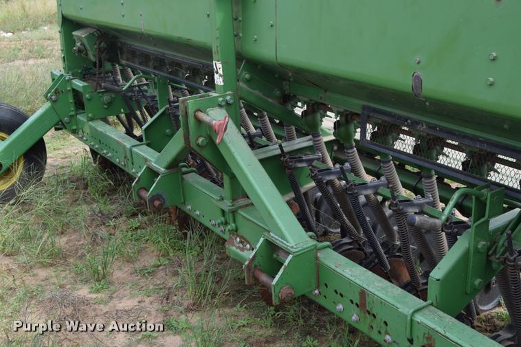 image for item L3853 John Deere 515 grain drill