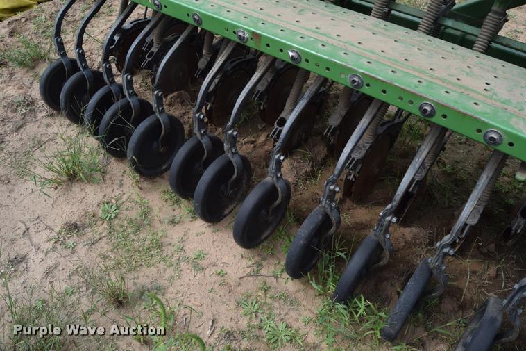 image for item L3853 John Deere 515 grain drill