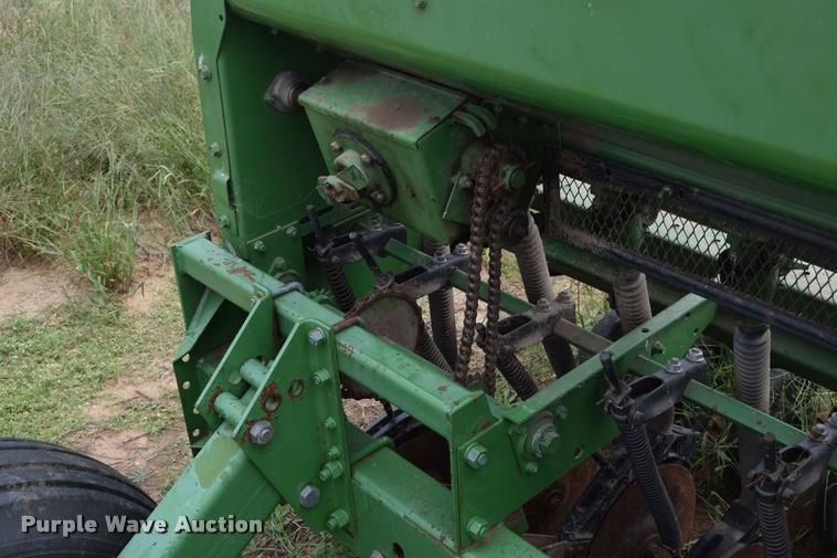 image for item L3853 John Deere 515 grain drill