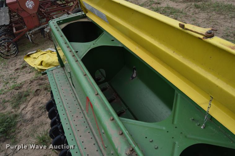 image for item L3853 John Deere 515 grain drill