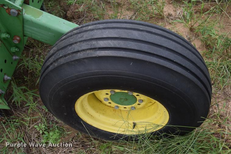 image for item L3853 John Deere 515 grain drill