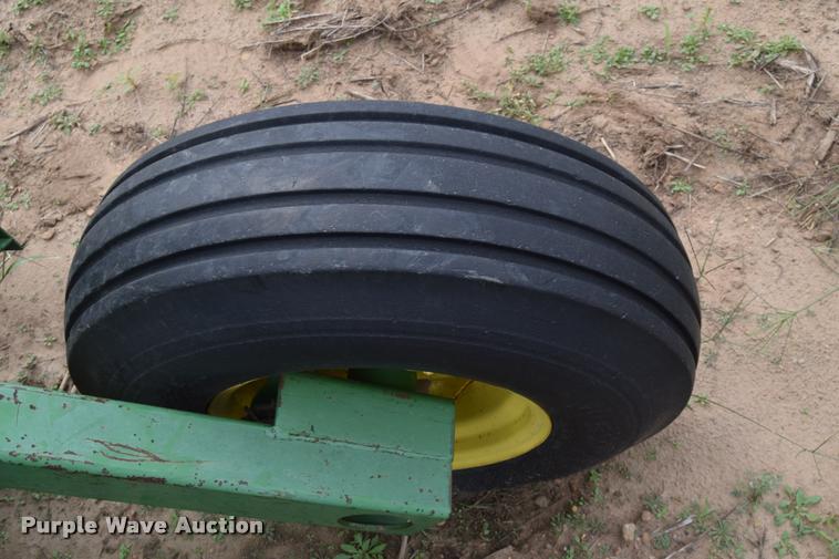 image for item L3853 John Deere 515 grain drill