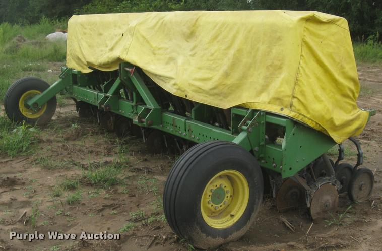 image for item L3853 John Deere 515 grain drill