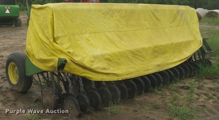 image for item L3853 John Deere 515 grain drill