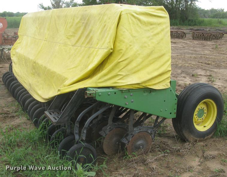 image for item L3853 John Deere 515 grain drill