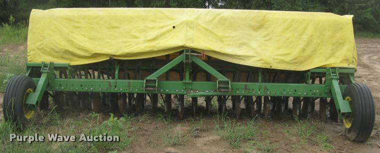 image for item L3853 John Deere 515 grain drill