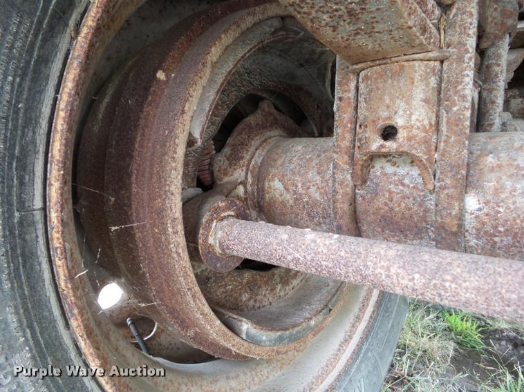 image for item L5525 1974 American double hopper grain trailer