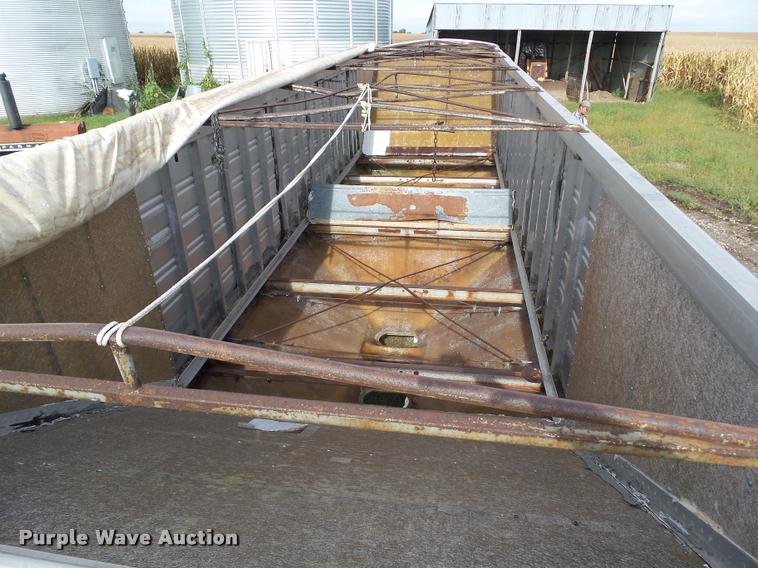 image for item L5525 1974 American double hopper grain trailer