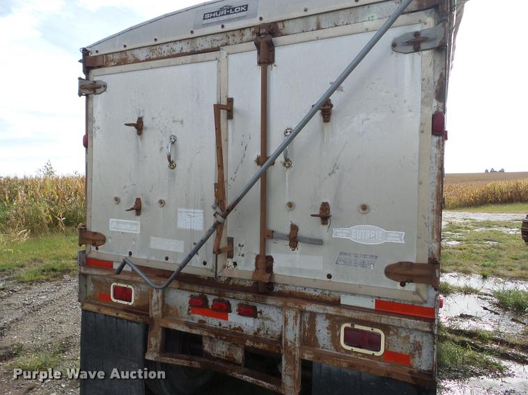 image for item L5525 1974 American double hopper grain trailer