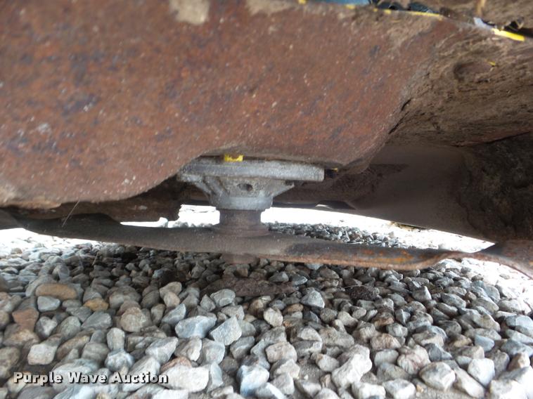 image for item L6967 2008 John Deere LA105 lawn mower