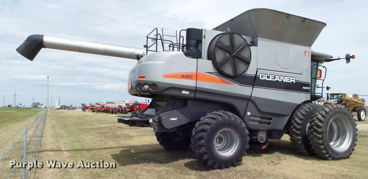 image for item L6968 2008 Gleaner A85 combine