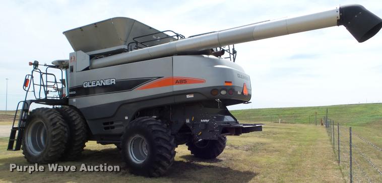 image for item L6968 2008 Gleaner A85 combine