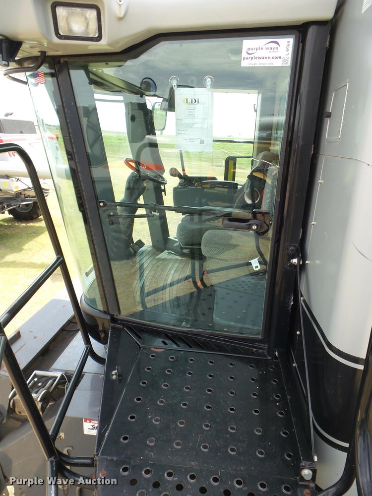 image for item L6968 2008 Gleaner A85 combine