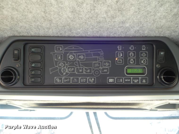 image for item L6968 2008 Gleaner A85 combine