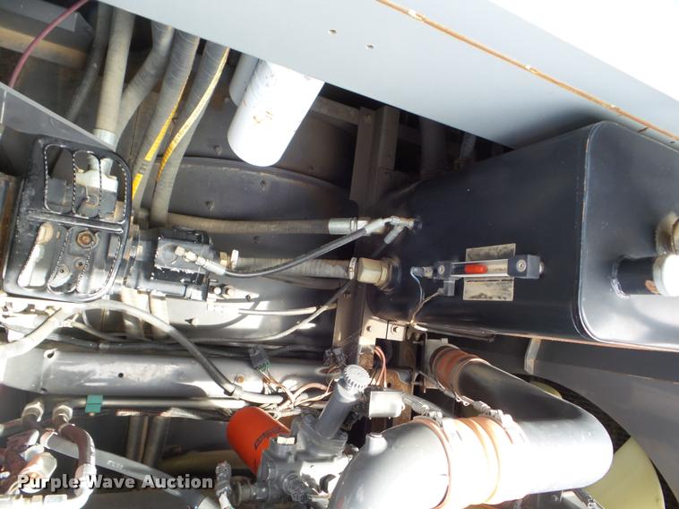 image for item L6968 2008 Gleaner A85 combine