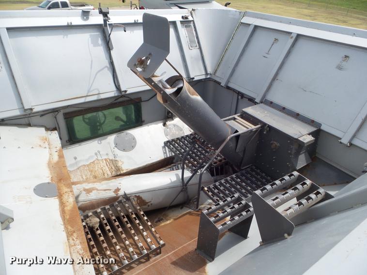 image for item L6968 2008 Gleaner A85 combine