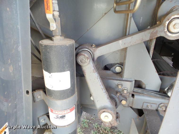 image for item L6968 2008 Gleaner A85 combine