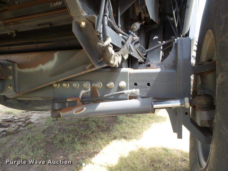 image for item L6968 2008 Gleaner A85 combine