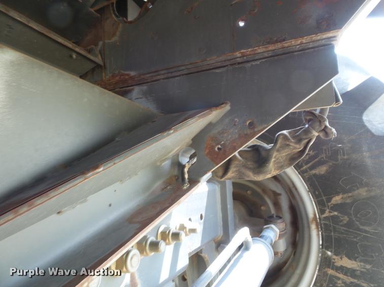 image for item L6968 2008 Gleaner A85 combine