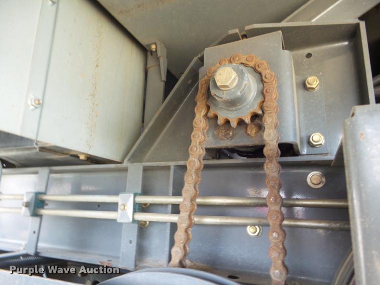 image for item L6968 2008 Gleaner A85 combine