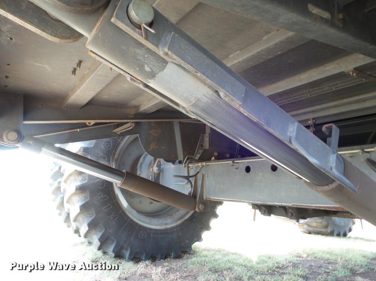 image for item L6968 2008 Gleaner A85 combine