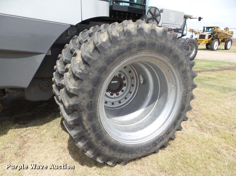 image for item L6968 2008 Gleaner A85 combine