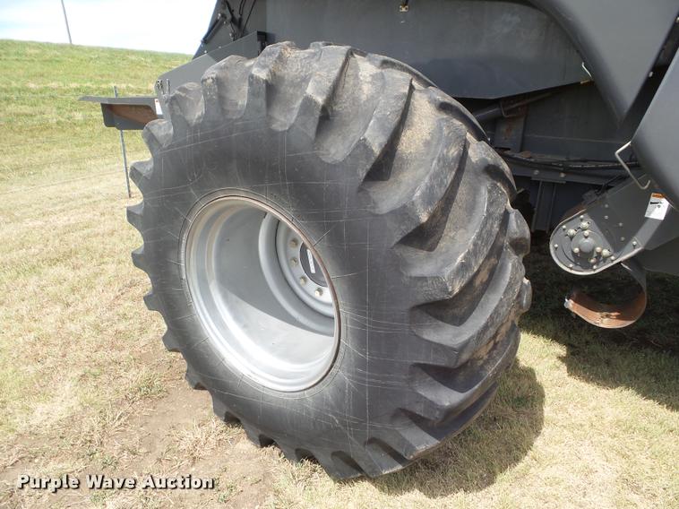 image for item L6968 2008 Gleaner A85 combine