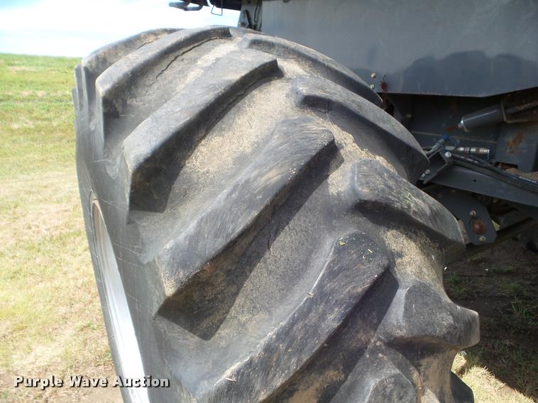 image for item L6968 2008 Gleaner A85 combine