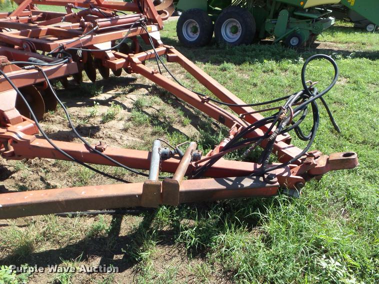 image for item L6975 1988 Sunflower 1442 tandem disk