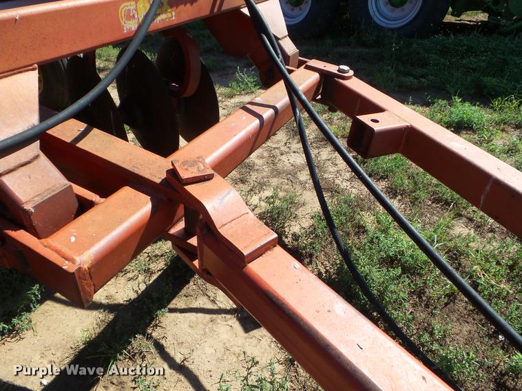 image for item L6975 1988 Sunflower 1442 tandem disk