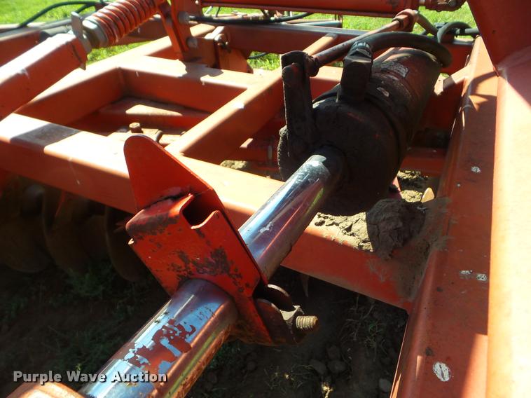 image for item L6975 1988 Sunflower 1442 tandem disk