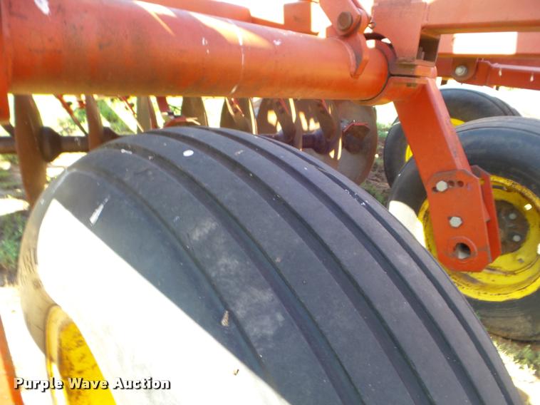 image for item L6975 1988 Sunflower 1442 tandem disk