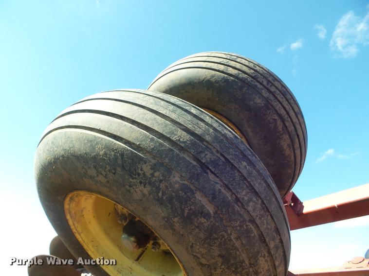 image for item L6975 1988 Sunflower 1442 tandem disk