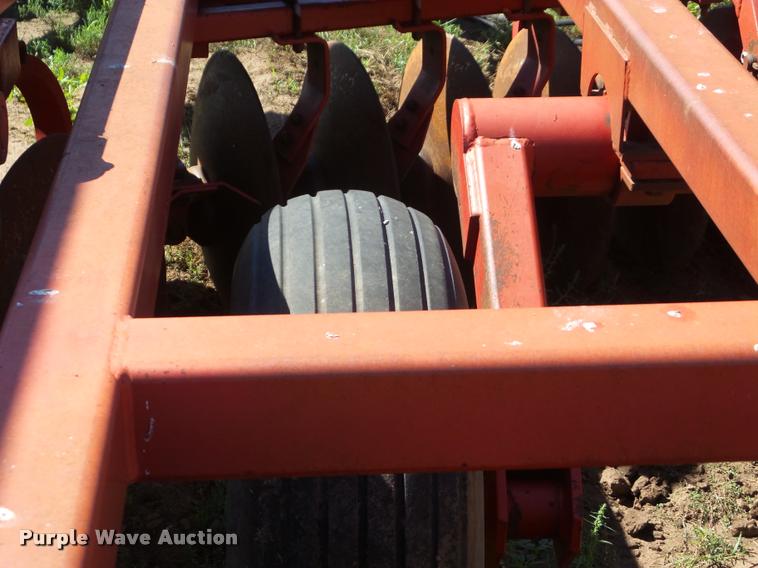 image for item L6975 1988 Sunflower 1442 tandem disk