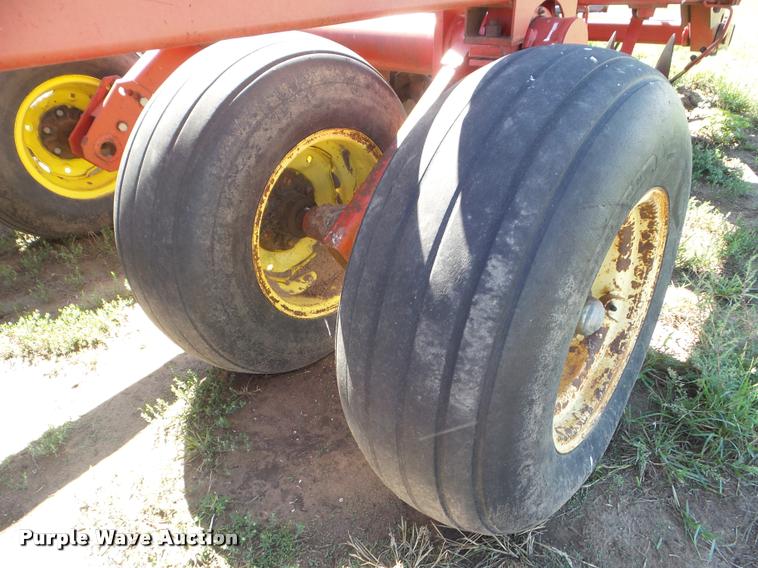 image for item L6975 1988 Sunflower 1442 tandem disk