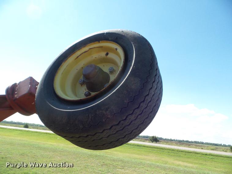 image for item L6975 1988 Sunflower 1442 tandem disk