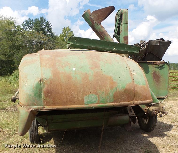 image for item Z9500 John Deere 12A combine