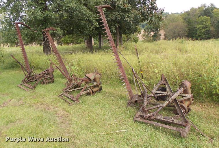 image for item Z9502 (3) John Deere 5 sickle mowers